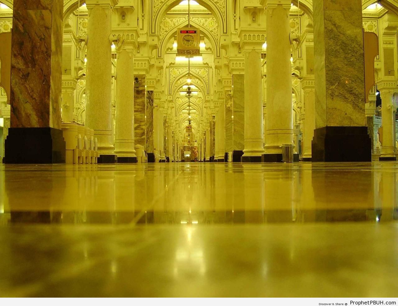 Floor Shot al-Masjid an-Nabawi Interior (Madinah, Saudi Arabia) - Al-Masjid an-Nabawi (The Prophets Mosque) in Madinah, Saudi Arabia -Picture