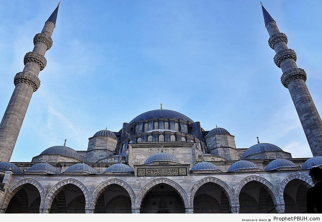 Front View of SÃ¼leymaniye Camii in Istanbul, Turkey - Islamic Architecture 
