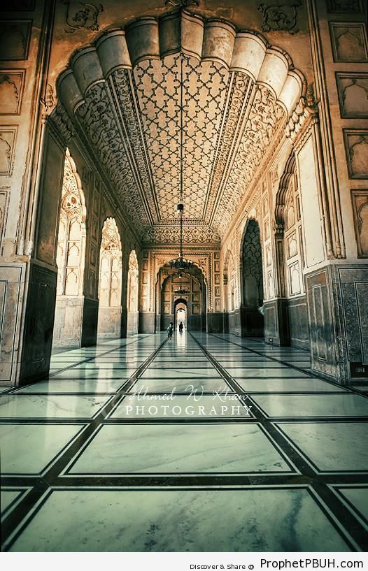 Inside Badshahi Masjid in Lahore, Pakistan - Badshahi Masjid in Lahore, Pakistan