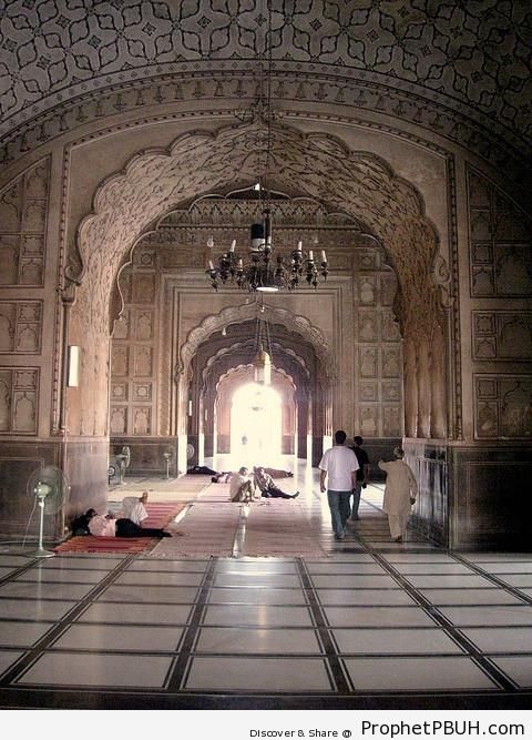 Inside Lahore-s Badshahi Mosque - Badshahi Masjid in Lahore, Pakistan