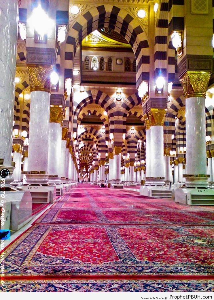 Inside Masjid an-Nabawi (The Prophet-s Mosque) - Al-Masjid an-Nabawi (The Prophets Mosque) in Madinah, Saudi Arabia -Picture