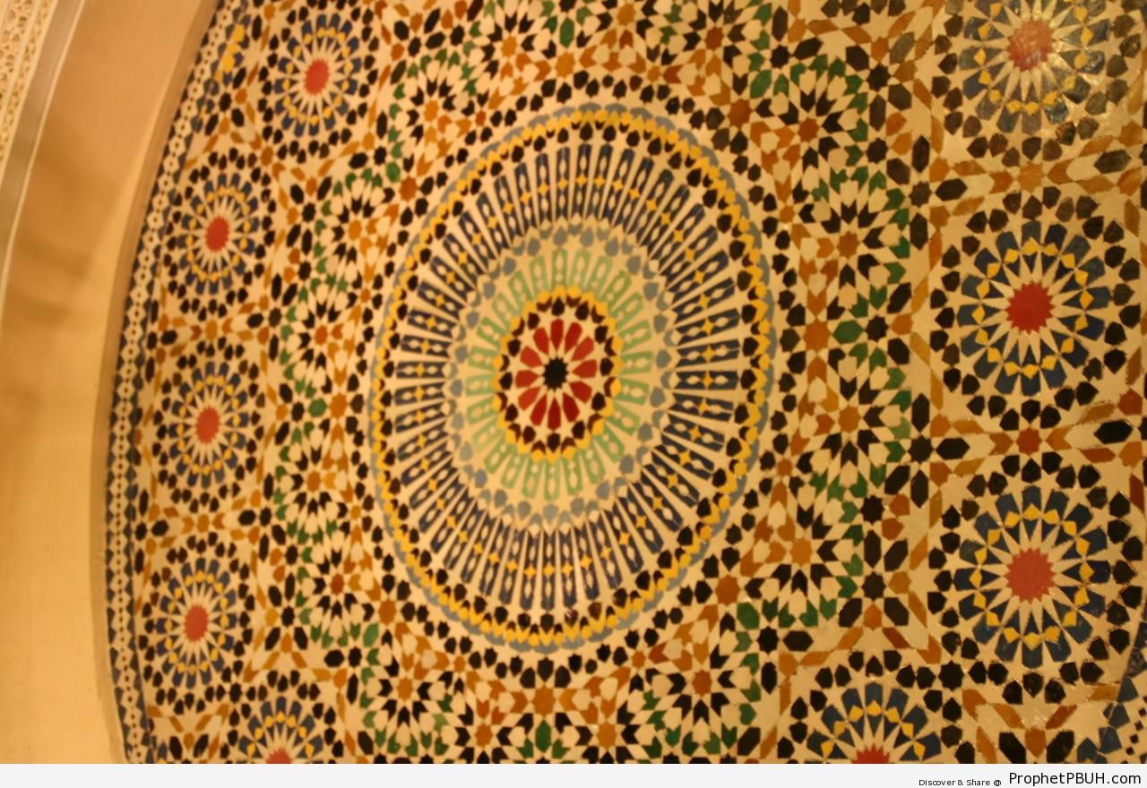 Islamic Decoration - Zakhrafah-Arabesque (Islamic Artistic Decoration) 