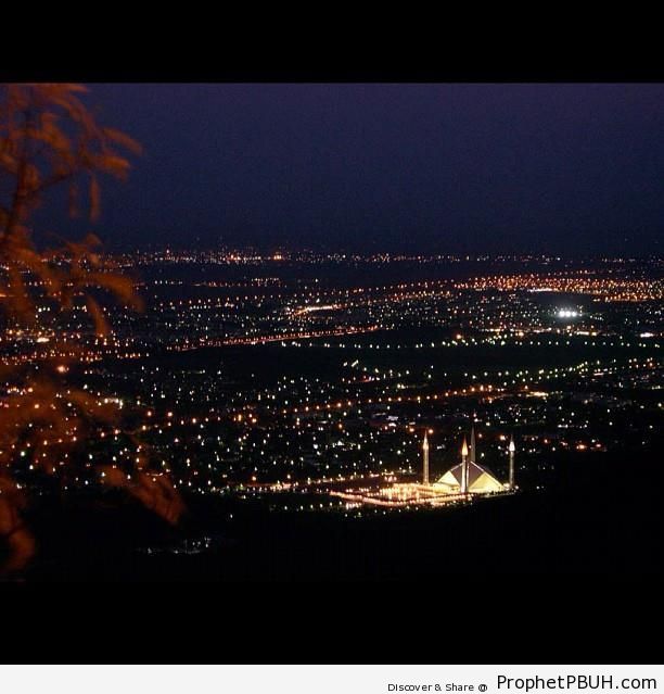 Lit Up Faisal Mosque And The Islamabad Night Sky - Faisal Mosque in Islamabad, Pakistan