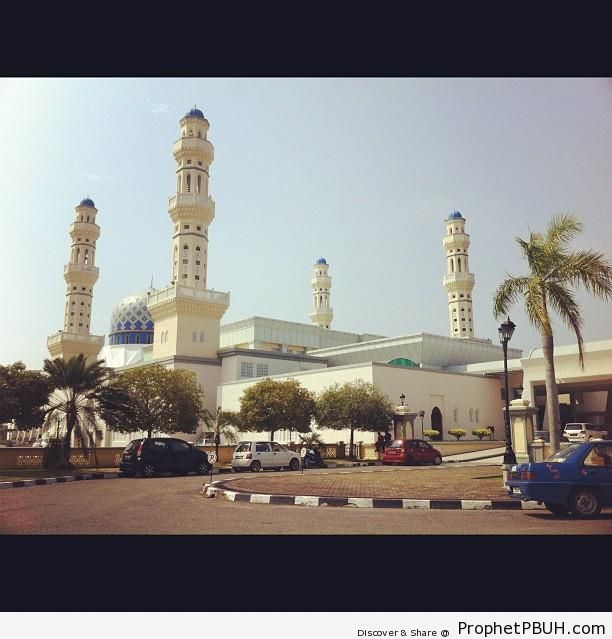 Masjid Bandaraya From the Street - Islamic Architecture