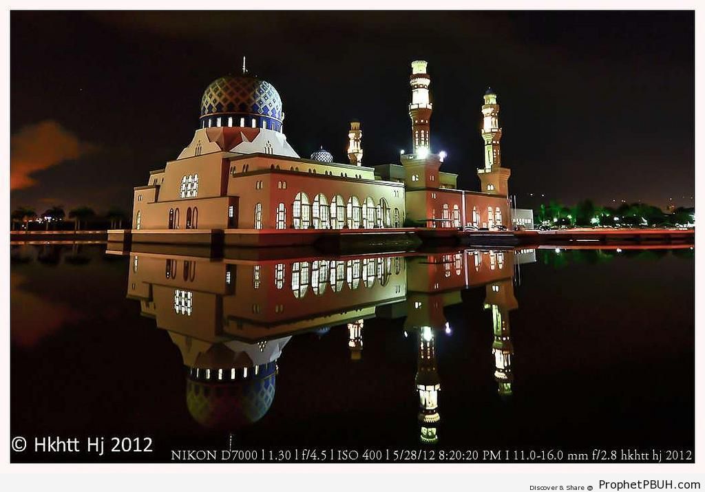 Masjid Bandaraya at Night (Sabah, Malaysia) - Islamic Architecture -Picture