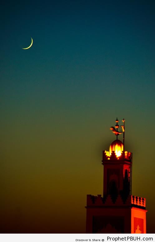 Minaret and Crescent Moon at Maghrib Time - Photos of Crescent Moons