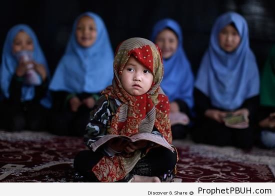 Muslim Little Girls Studying - Muslimah Photos (Girls and Women & Hijab Photos)