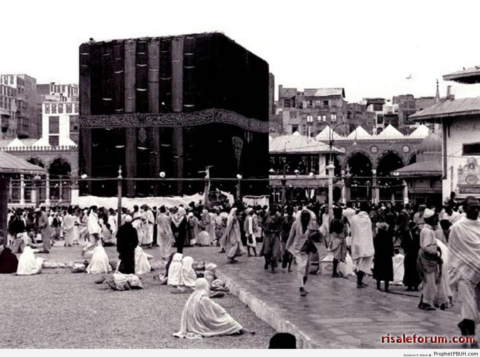Old Photo of the Kaba in 1937 - al-Masjid al-Haram in Makkah, Saudi Arabia -Picture