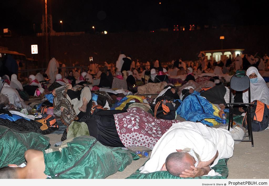 Pilgrims Sleeping in Muzdalifah - Photos of Haj Proceedings -
