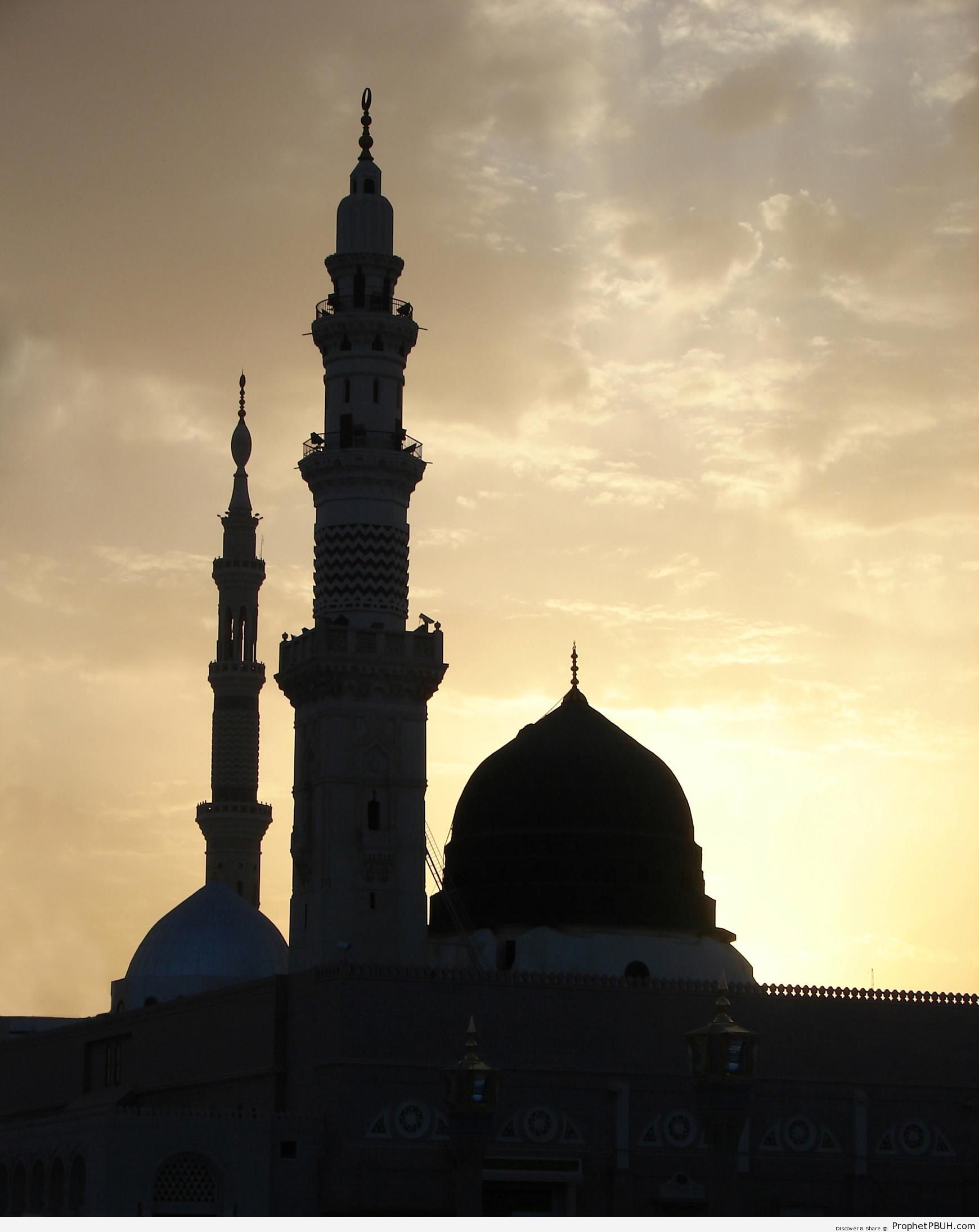 Silhouette of the Mosque of the Prophet (Madinah, Saudi Arabia) - Al-Masjid an-Nabawi (The Prophets Mosque) in Madinah, Saudi Arabia -Picture
