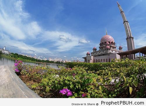 The Beautiful Putra Mosque (Putrajaya, Malaysia) - Islamic Architecture