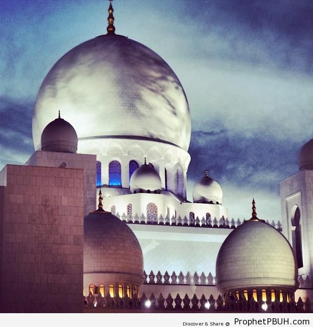 The Domes of Sheikh Zayed Grand Mosque at Maghrib Time - Abu Dhabi, United Arab Emirates