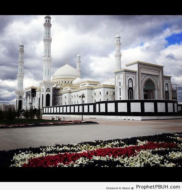 The Khazret Sultan Mosque in Astana, Kazakhstan (Opened 2012) - Astana, Kazakhstan