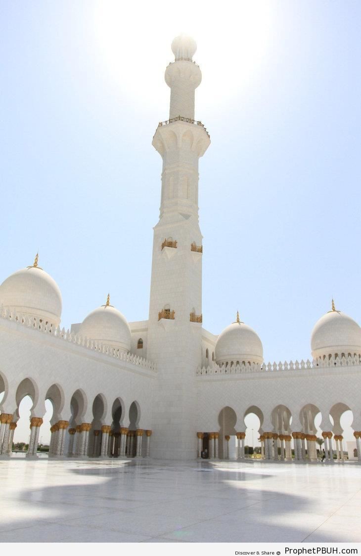 The Sun Above Sheikh Zayed Grand Mosque - Abu Dhabi, United Arab Emirates -Picture