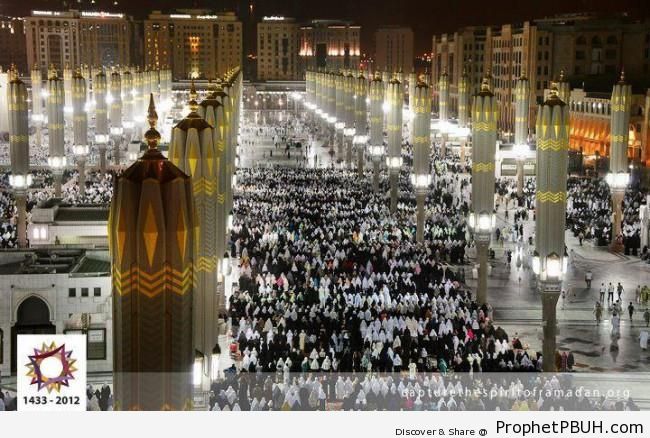 al-Masjid an-Nabawi (The Prophet-s Mosque) in Ramadan - Al-Masjid an-Nabawi (The Prophets Mosque) in Madinah, Saudi Arabia